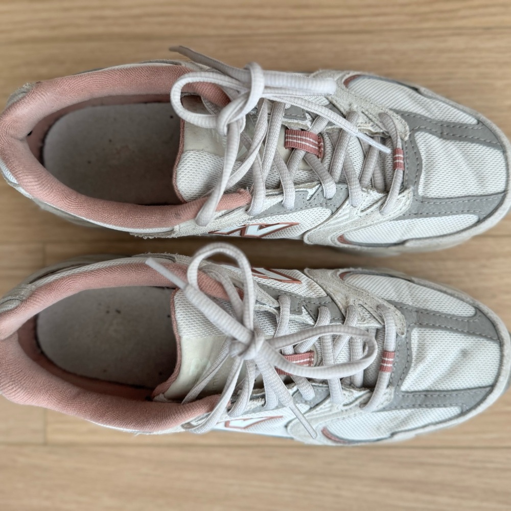 New Balance Women's Sneakers in White and Pink